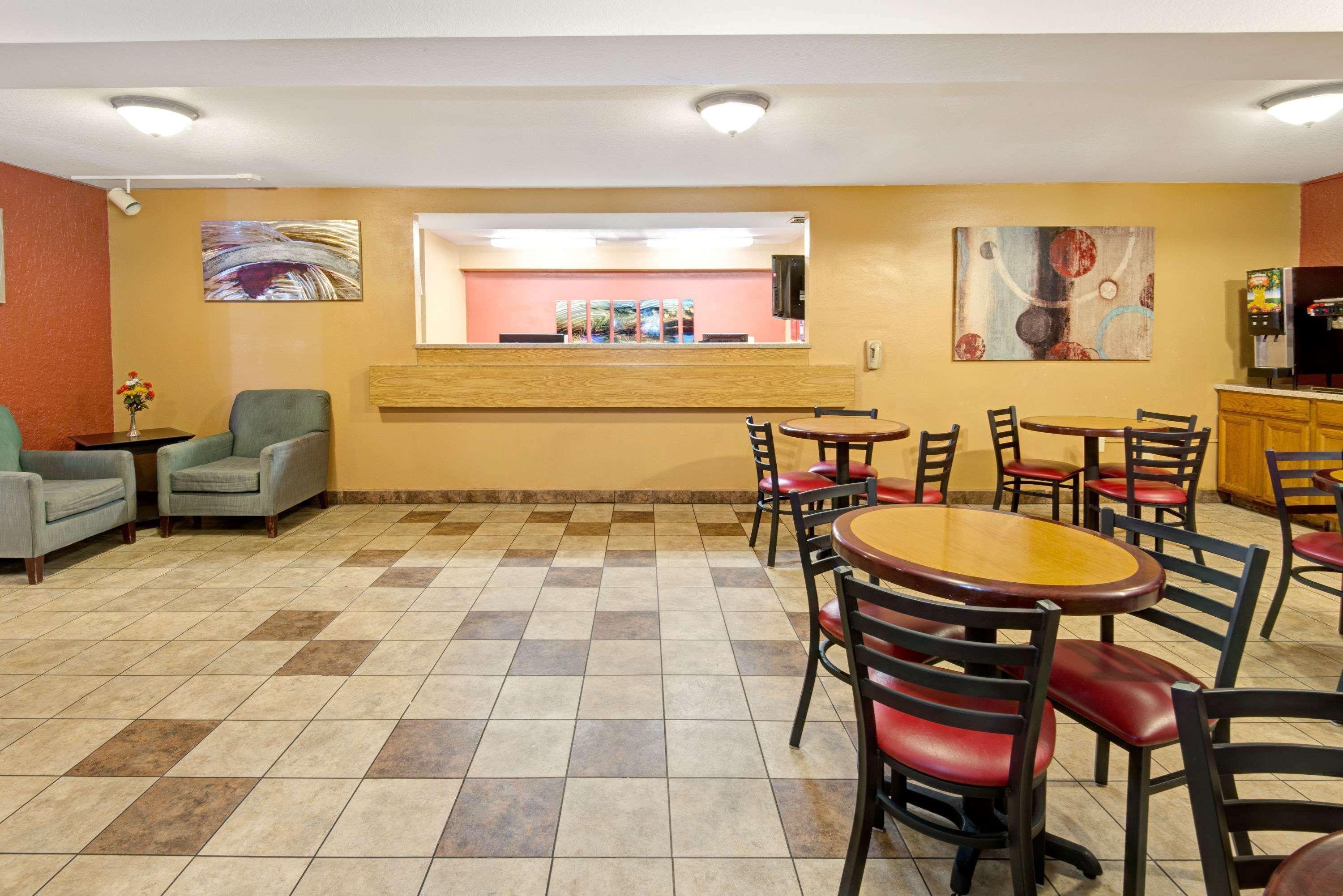 Super 8 By Wyndham Albuquerque West/Coors Blvd Hotel Exterior photo